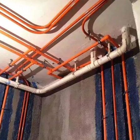 家装线是走顶还是走地？